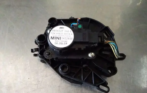 Mini One - Cooper Coupe R56 Air flap motor/actuator 990432F 3422658 990406TG