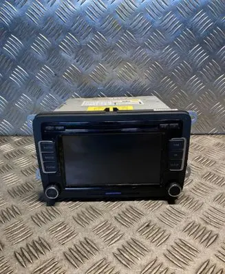 Volkswagen Jetta VI Radio/CD/DVD/GPS head unit 3C8035195F