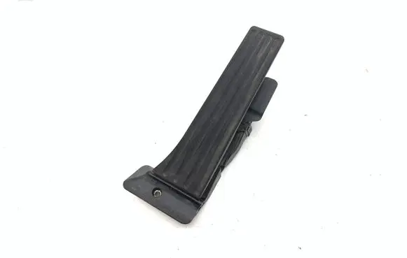 Accelerator throttle pedal