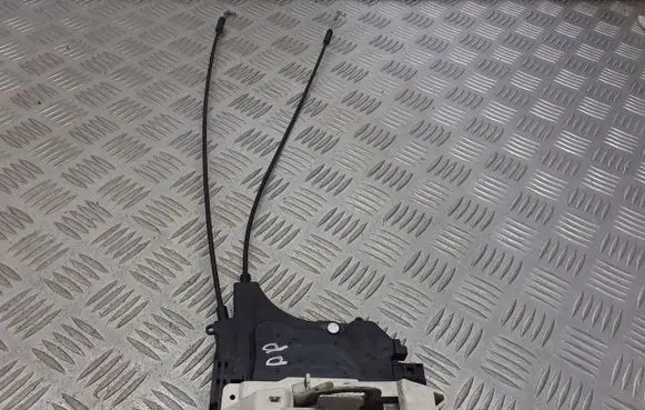 Mitsubishi Outlander Front door lock 