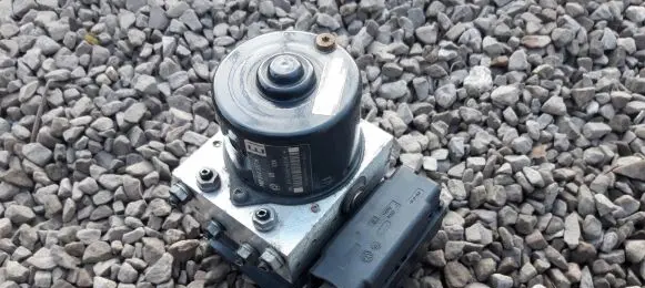 Volkswagen Golf V ABS Pump 1K0614517H