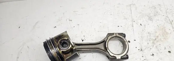 Toyota Avensis T270 Piston with connecting rod 