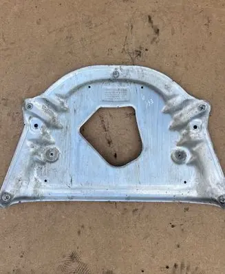 BMW 5 E60 E61 Engine splash shield/under tray 6759878