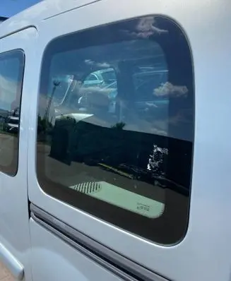 Renault Kangoo I Rear vent window glass
