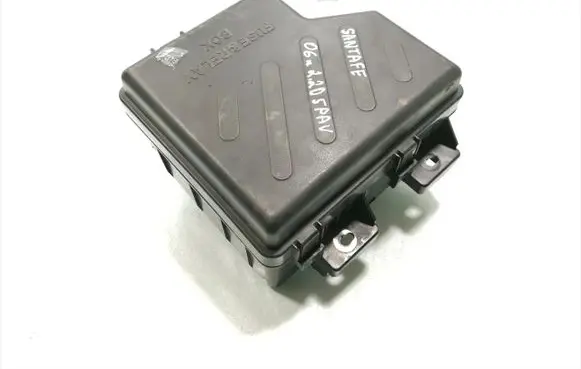 Hyundai Santa Fe Fuse module 91950-2B100