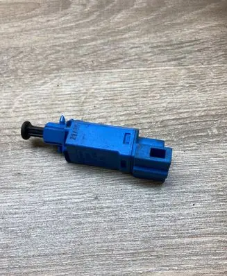 Volkswagen Golf IV Brake pedal sensor switch 1H0927189