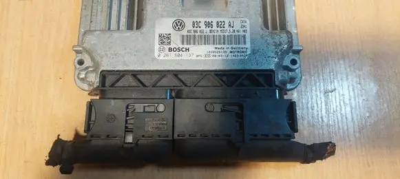 Volkswagen PASSAT B6 Engine control unit/module ECU 0261S04137 03C906022AJ 03C906022J
