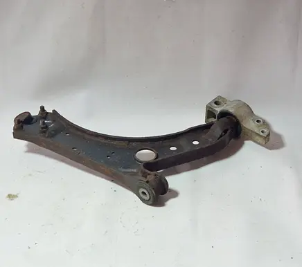 Volkswagen Jetta V Front lower control arm/wishbone 1K0407189E
