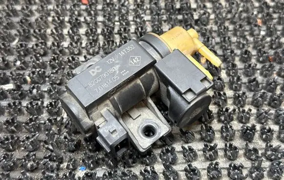 Renault Captur Turbo solenoid valve 8200790180
