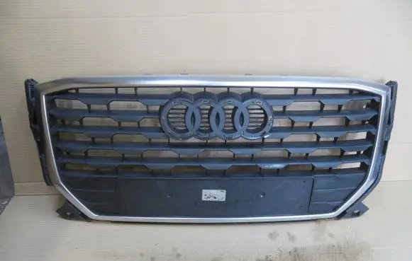 Audi Q2 - Front bumper upper radiator grill