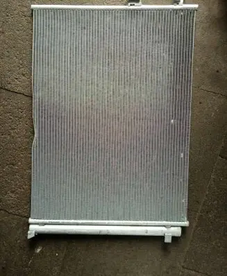 BMW X5 E70 Coolant radiator 10629617