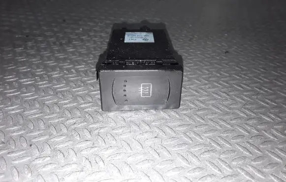 Volkswagen PASSAT B5 Windscreen/window heater switch 3B0959621B