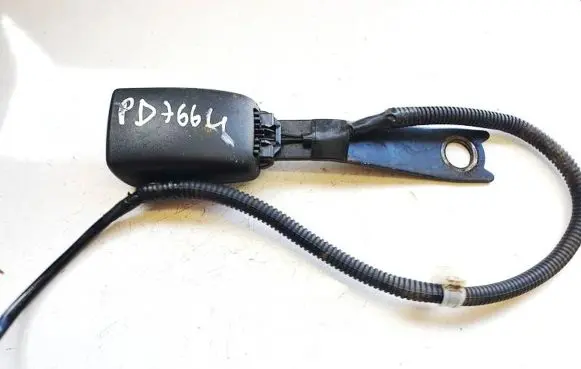 Toyota Avensis T270 Front seatbelt buckle e034501