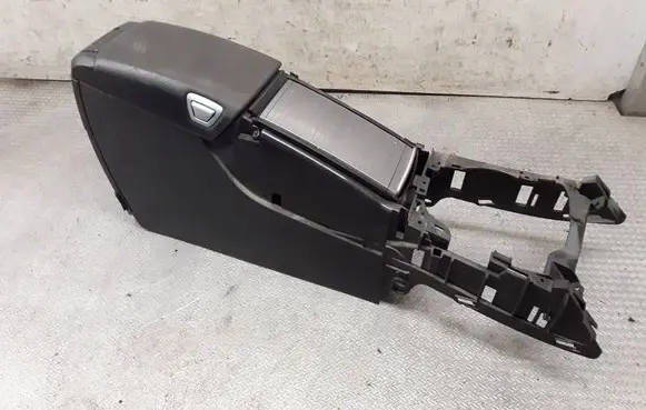 Volvo V70 Armrest