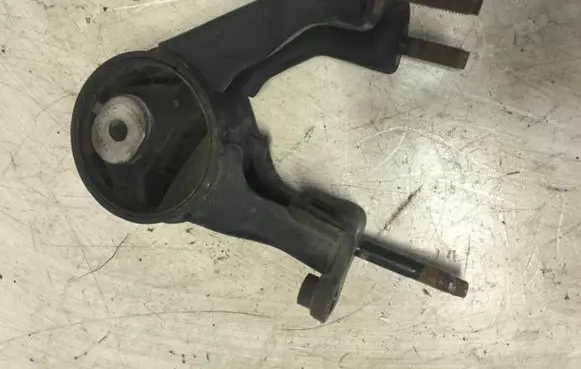 Toyota Corolla Verso E121 Gearbox mount