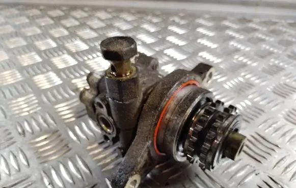 Nissan Almera N16 Power steering pump 5M321 05088046