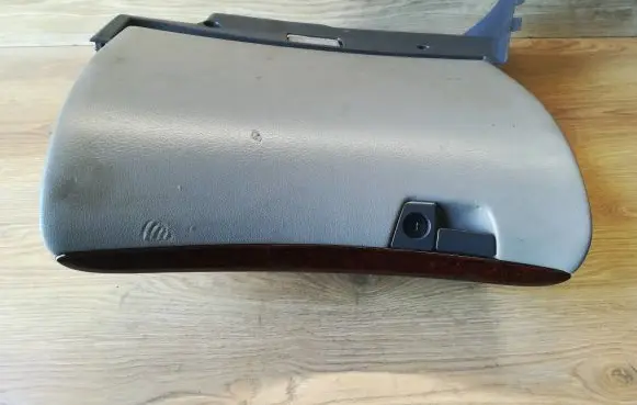 Volvo XC70 Glove box 09177718 8650374 3865