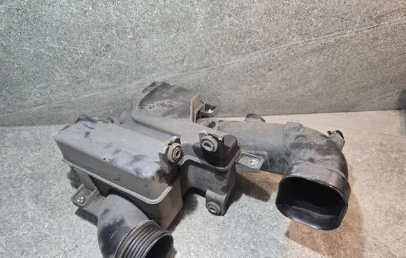 Intake resonator
