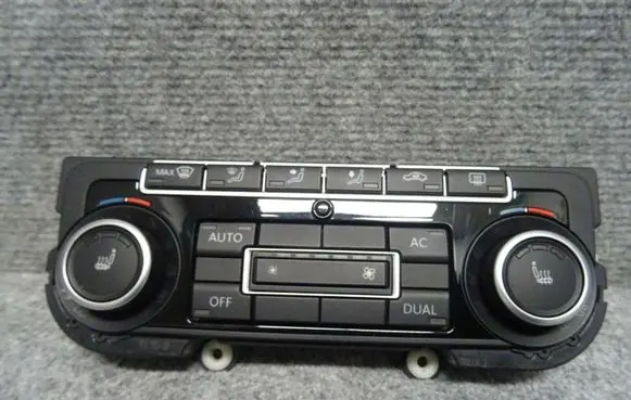 Volkswagen Tiguan Climate control unit 5K0907044FE