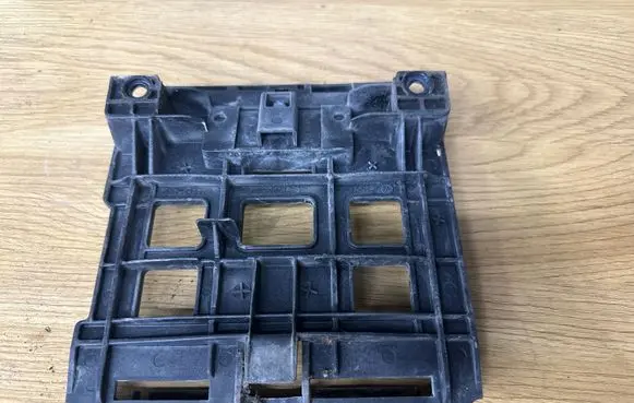Skoda Octavia Mk2 (1Z) Engine control unit holder 5K0906970