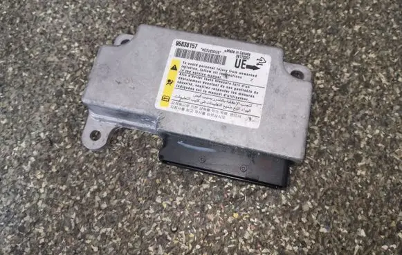 Chevrolet Captiva Airbag control unit/module 96838157