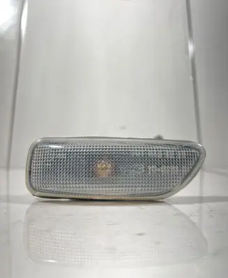 Volvo XC90 Front fender indicator light 185955