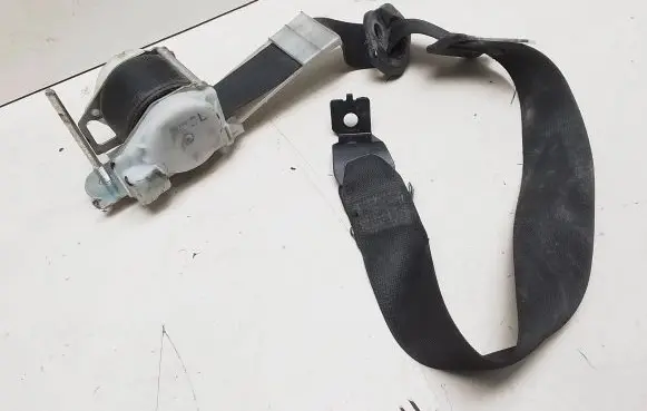 Opel Zafira A Front seatbelt K8205