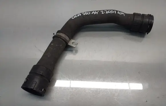 Mercedes-Benz GLA W156 Engine coolant pipe/hose A6512000182