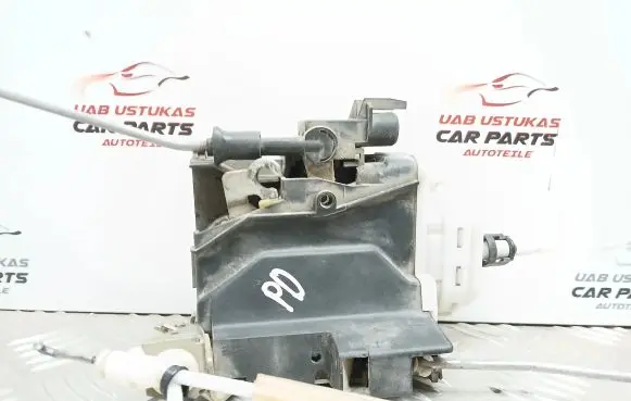 Audi A4 S4 B5 8D Front door lock