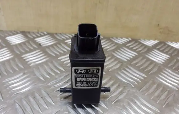 KIA Sorento Windscreen/windshield washer pump 985103E000