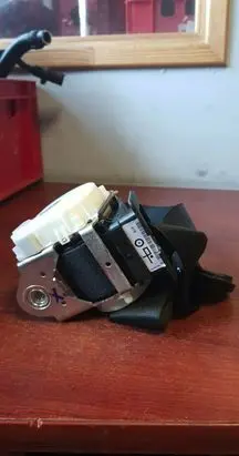 BMW 1 E82 E88 Front seatbelt 2997304