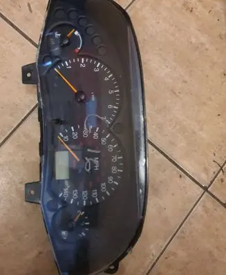 Ford Focus Speedometer (instrument cluster) 98Ap10841BC 44ZU115