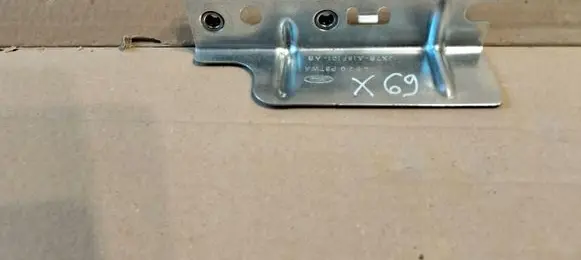 Ford Focus Fender mounting bracket JX7BA16F101AB