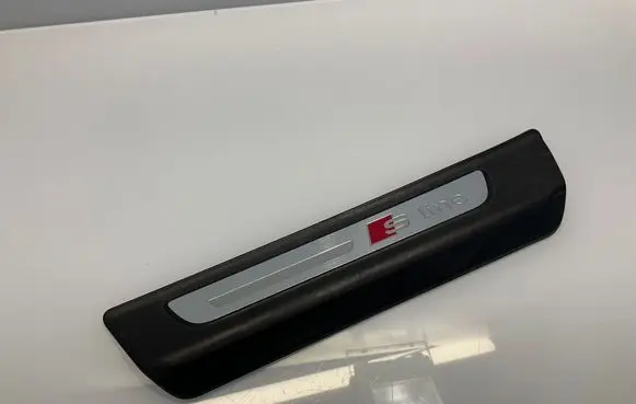 Audi SQ7 Rear sill trim cover 4M0853375B 203233
