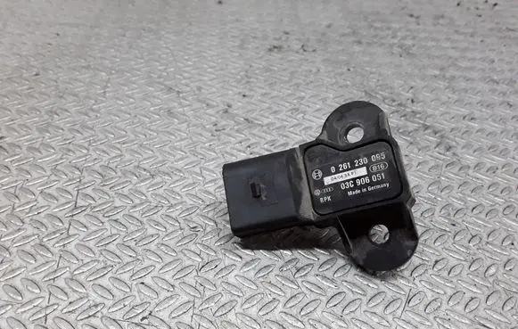 Audi A3 S3 8P Air pressure sensor 0261230095