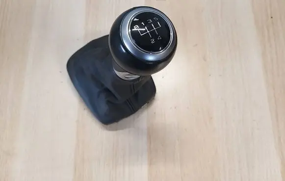 Audi A1 Gear lever shifter trim leather/knob 8P0863279A