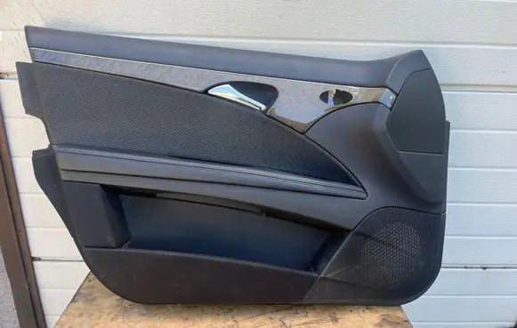 Mercedes-Benz E W211 Front door card panel trim A2117270114