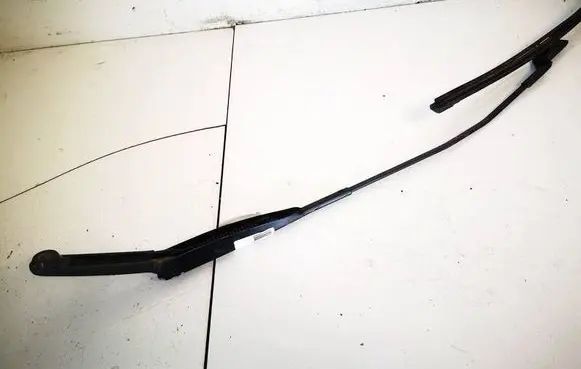 Front wiper blade arm