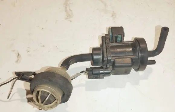 Mercedes-Benz C AMG W203 Vacuum valve A0005450527