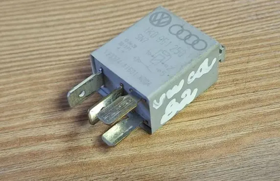 Volkswagen Caddy Other relay 1K0951253 23374A16011004