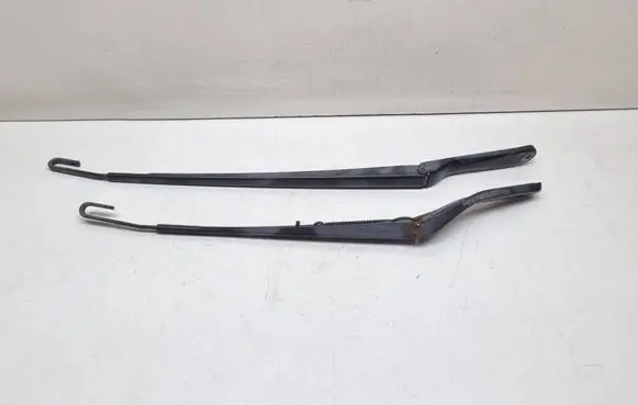 BMW X5 E53 Front wiper blade arm 7132216