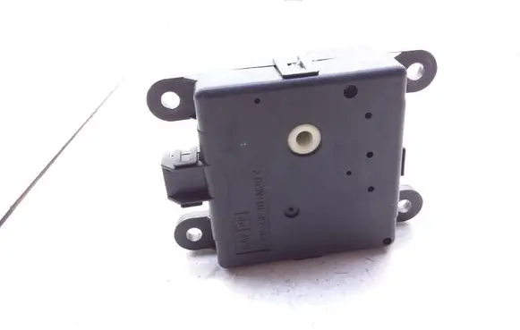 Nissan Primera Intake manifold valve actuator/motor 3C27030840 030114