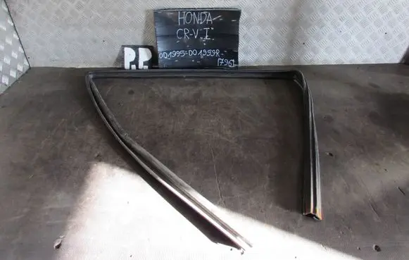 Honda CR-V Front door rubber seal 
