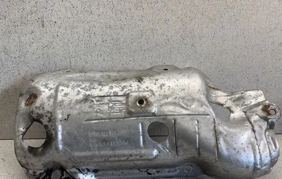 Exhaust heat shield