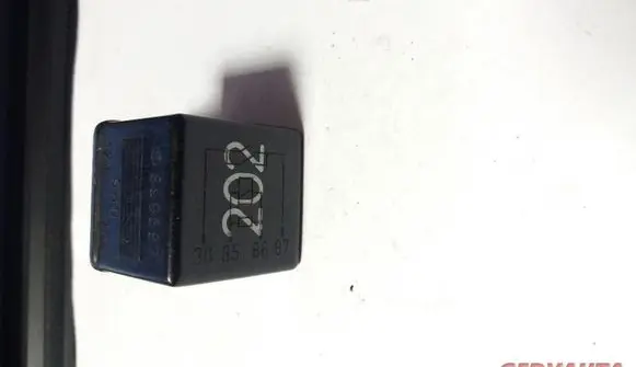 Audi A6 S6 C5 4B Other relay 8A0951253
