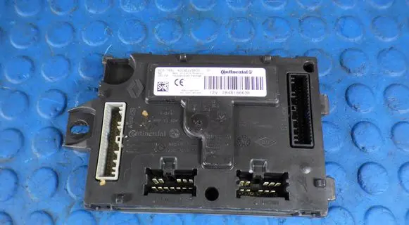 Renault Clio IV Other control units/modules CART284B18663R 284B18663R A2C92226605