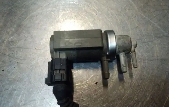 Audi A6 S6 C5 4B Turbo solenoid valve 72290321