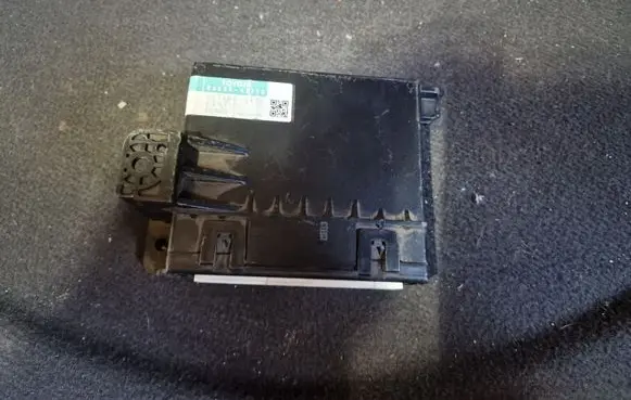 Toyota RAV 4 (XA30) Comfort/convenience module 8865042230