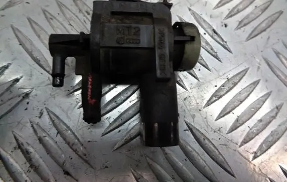 Skoda Octavia Mk1 (1U) Vacuum valve 1J0906283C