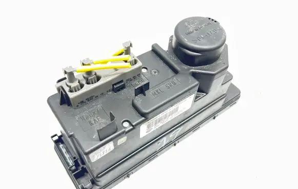 Mercedes-Benz SLK R170 Central locking vacuum pump 1708000148